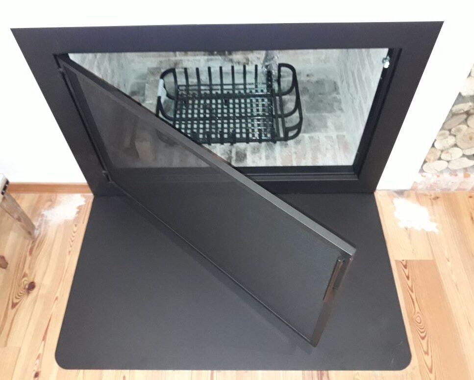 Chispero con una puerta abatible